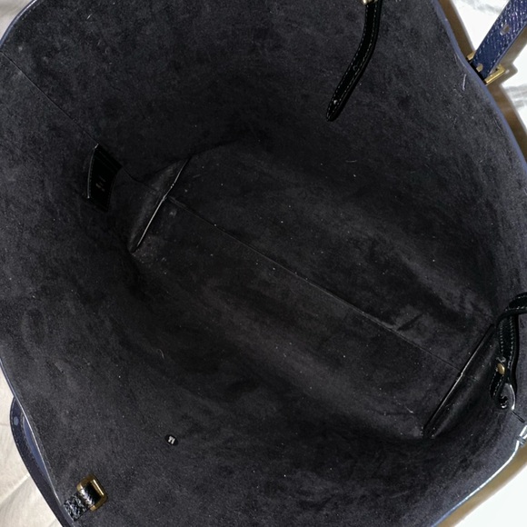 Saint Laurent Boucle Embossed Leather Shopping Tote - Picture 5 of 14